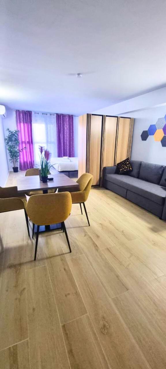 Ynfinity Aparthotel Valencia Exteriör bild